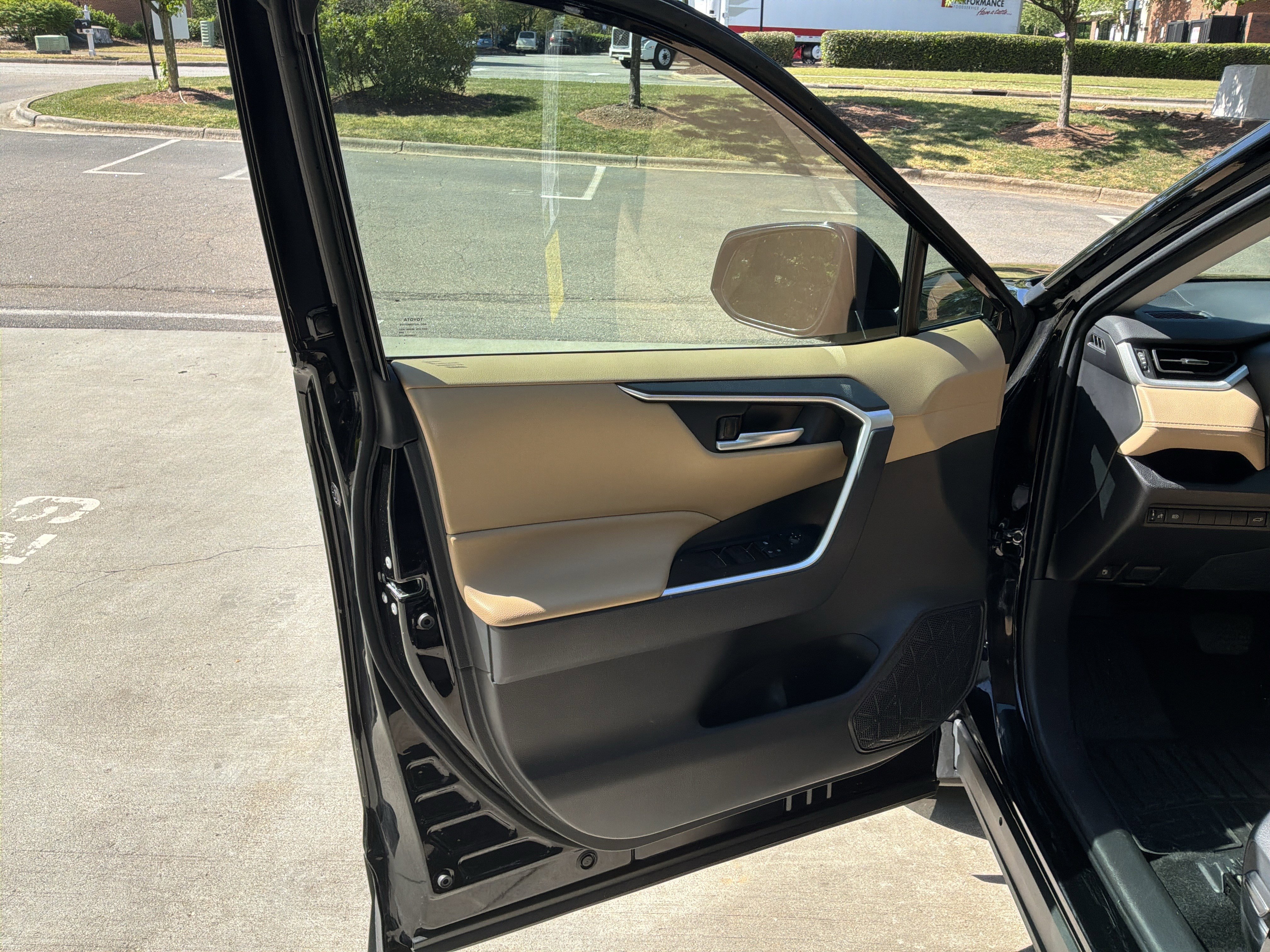 Used 2025 Toyota RAV4 XLE Premium AWD/4WD image 14