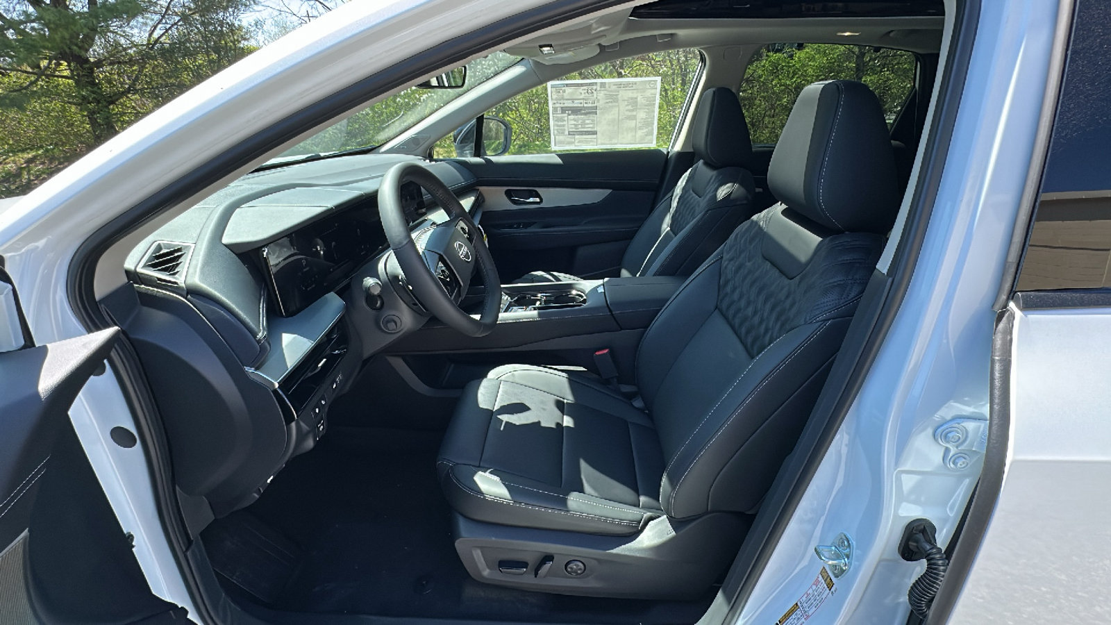 New 2026 Nissan Murano Platinum w/ Cargo Package AWD/4WD image 7