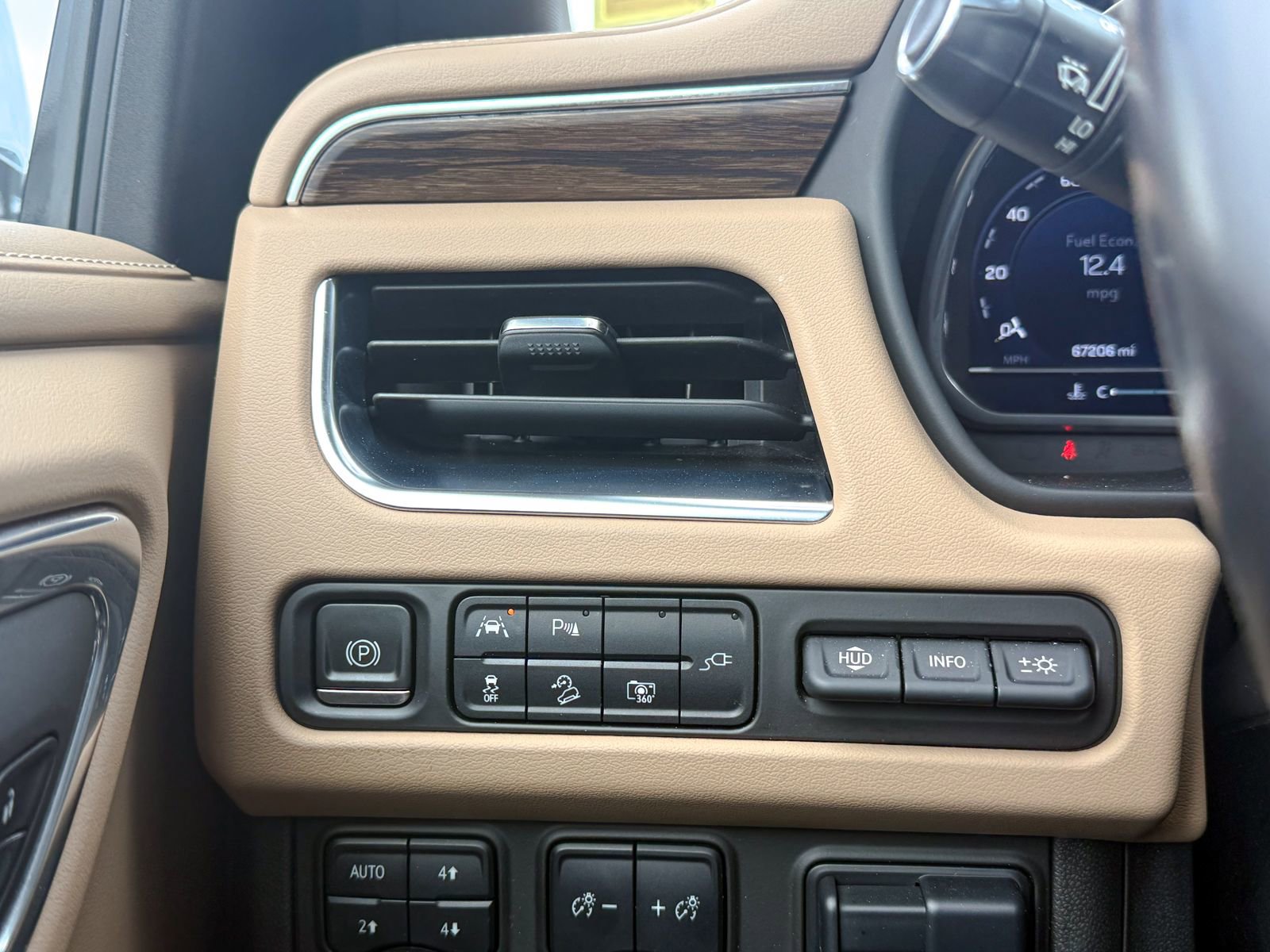 Certified 2022 Chevrolet Tahoe Premier AWD/4WD image 43