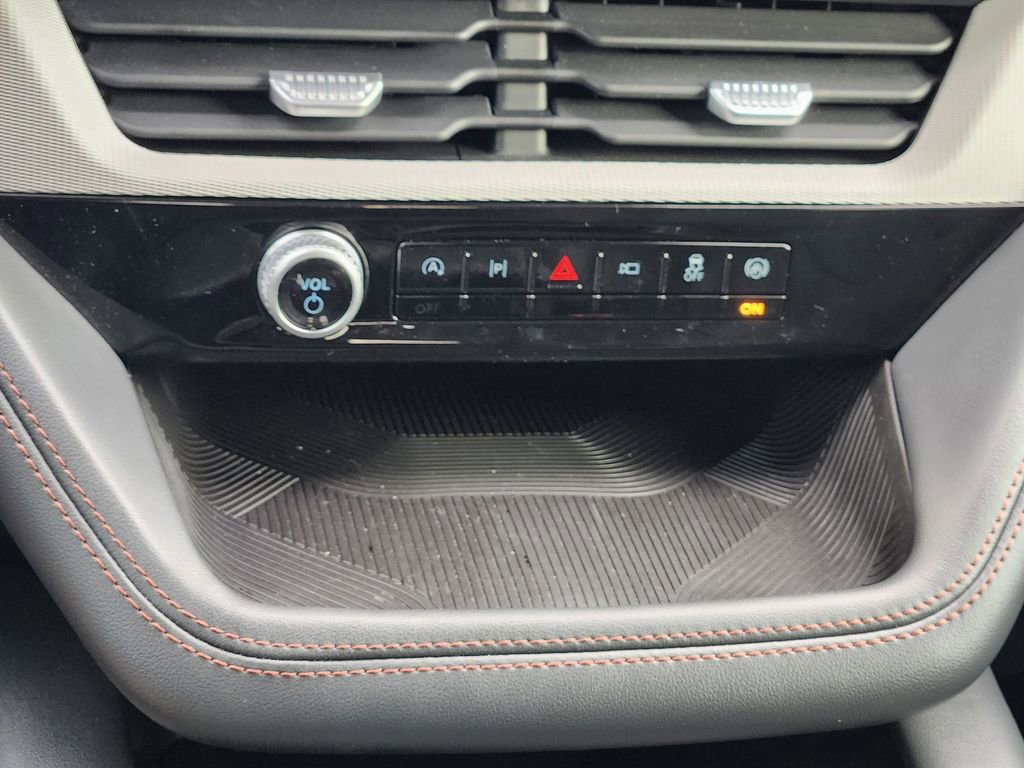 Used 2025 Ford Explorer Active w/ Active Comfort Package image 26