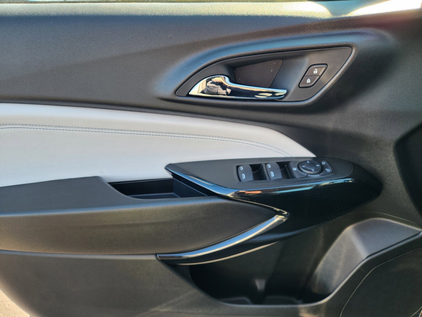 New 2026 Chevrolet Trax LT w/ Driver Confidence Package image 12