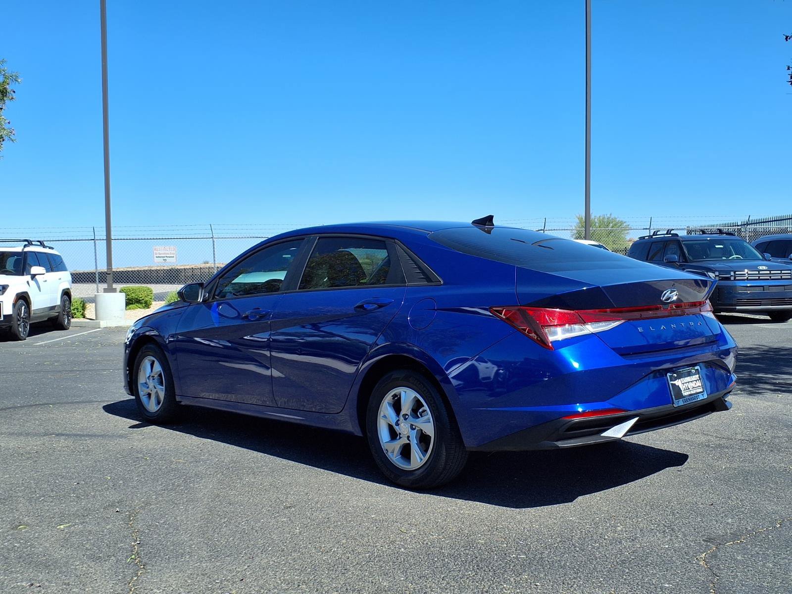 Certified 2023 Hyundai Elantra SE FWD image 4