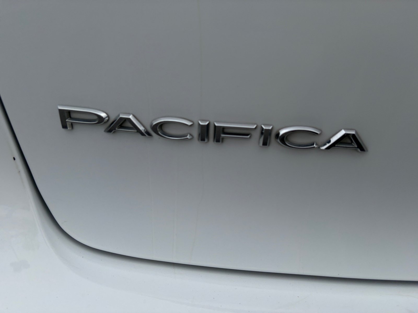 Used 2022 Chrysler Pacifica Touring-L FWD image 24