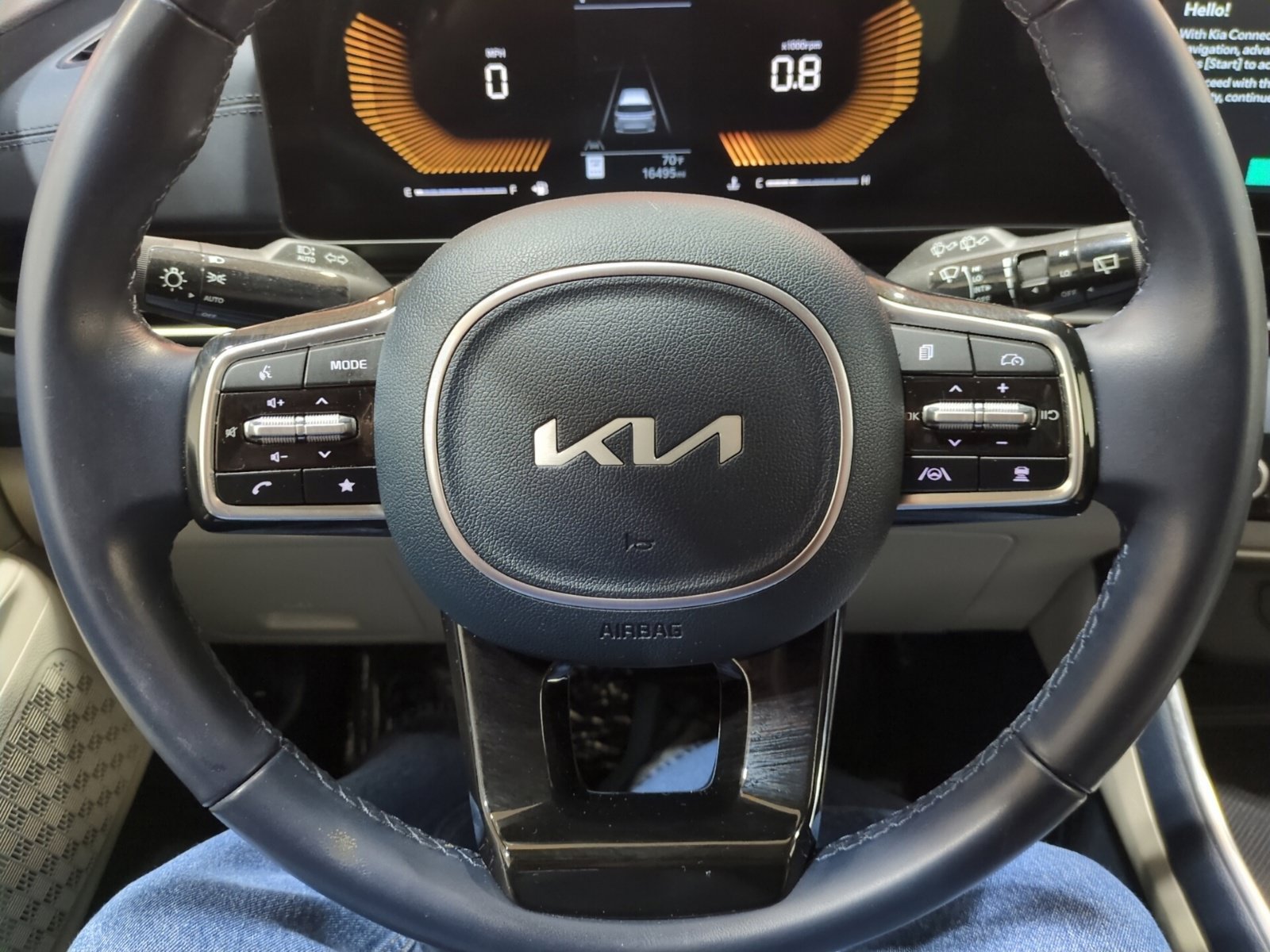 Certified 2025 Kia Carnival EX FWD image 25