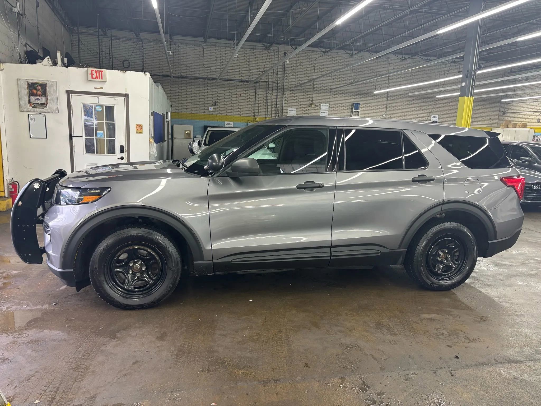 Used 2020 Ford Explorer 4WD Police Interceptor w/ Ready For The Road Package image 3