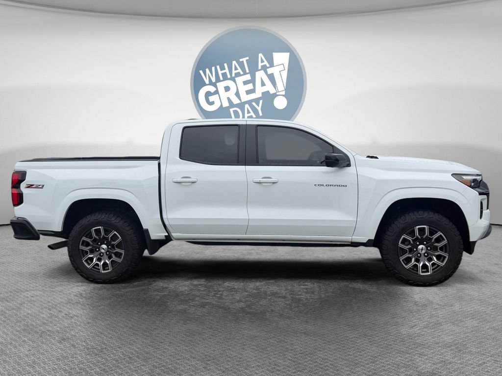Certified 2024 Chevrolet Colorado Z71 w/ Z71 Convenience Package 2 AWD/4WD image 2