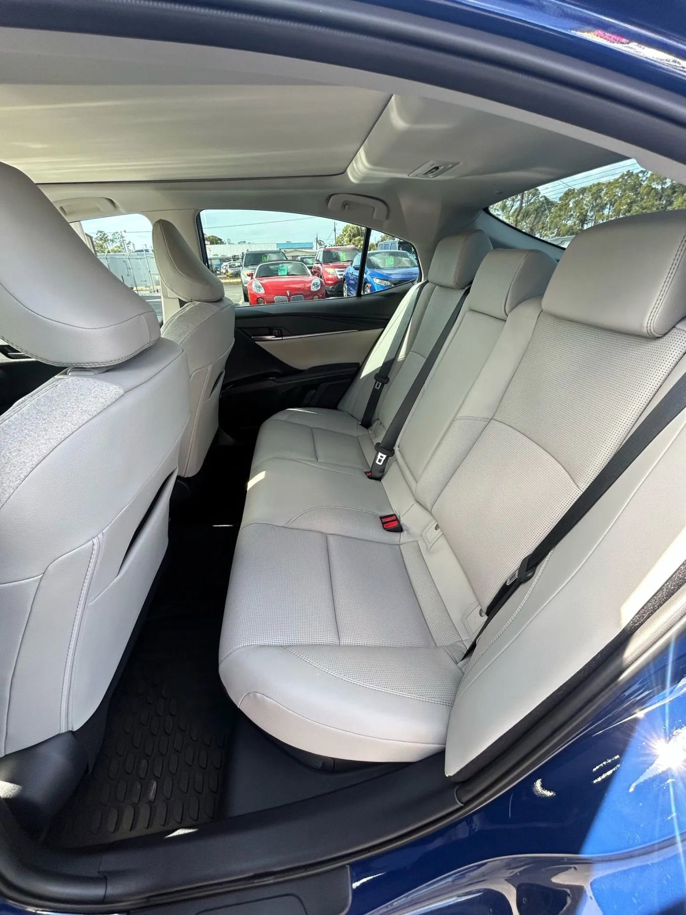 Used 2025 Toyota Camry XLE image 19