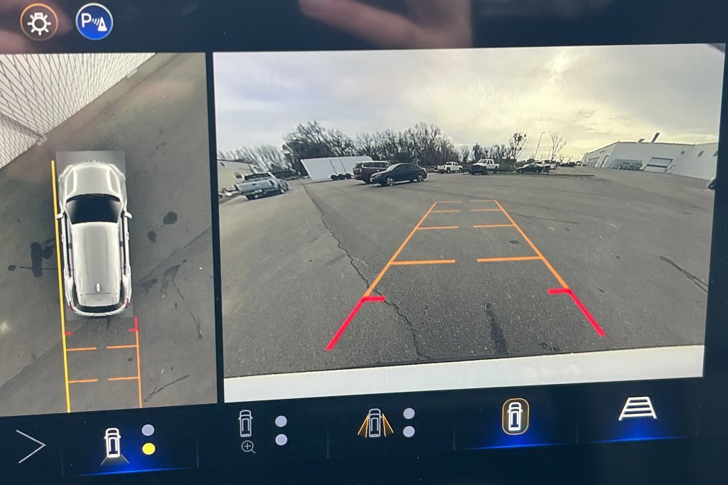 New 2026 Chevrolet Equinox LT w/ Convenience Package II image 17