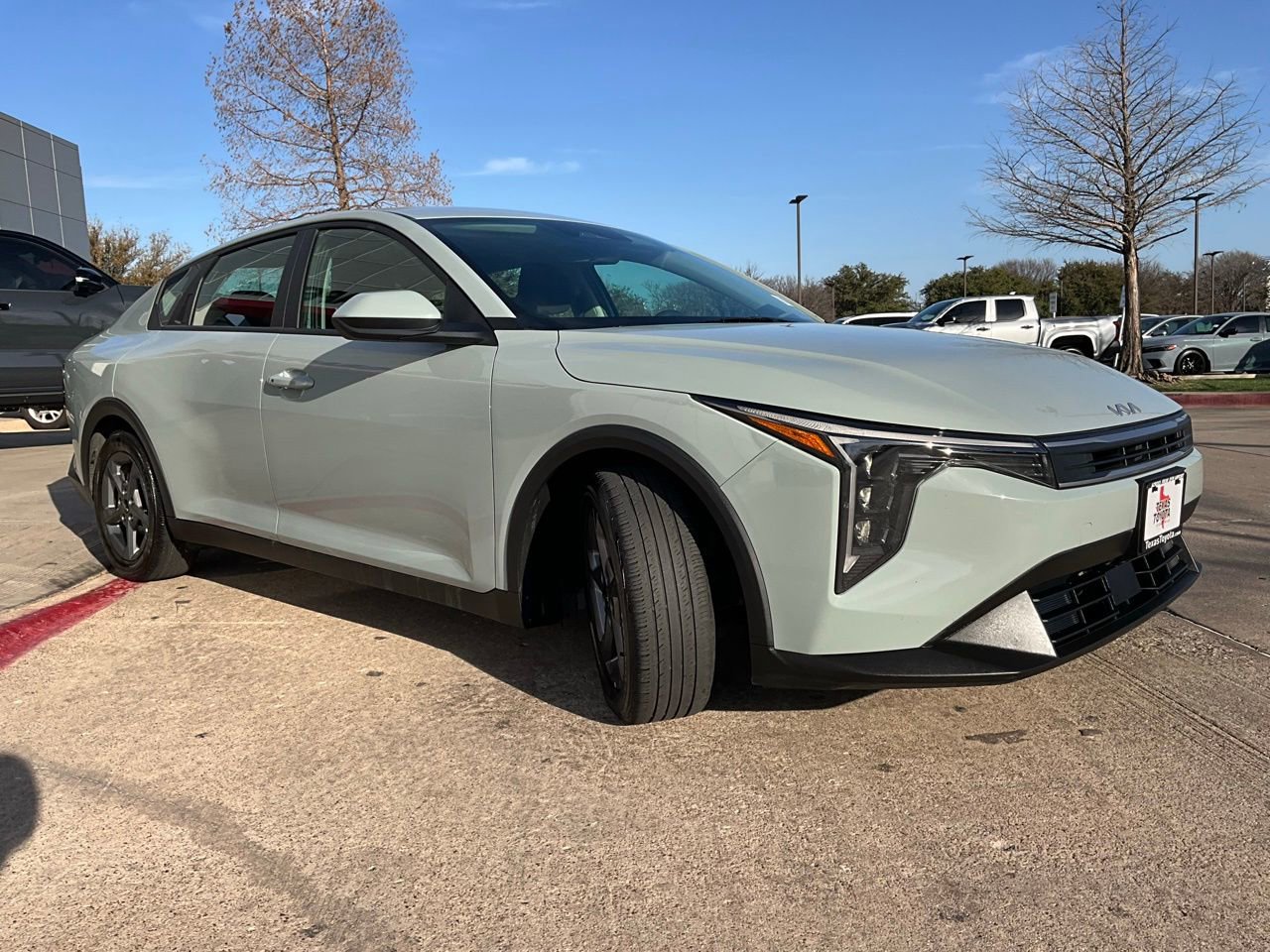 Used 2025 Kia K4 LXS image 4