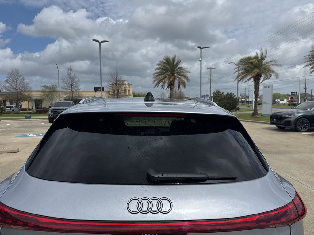 Used 2025 Audi Q5 Premium w/ Convenience Package image 3