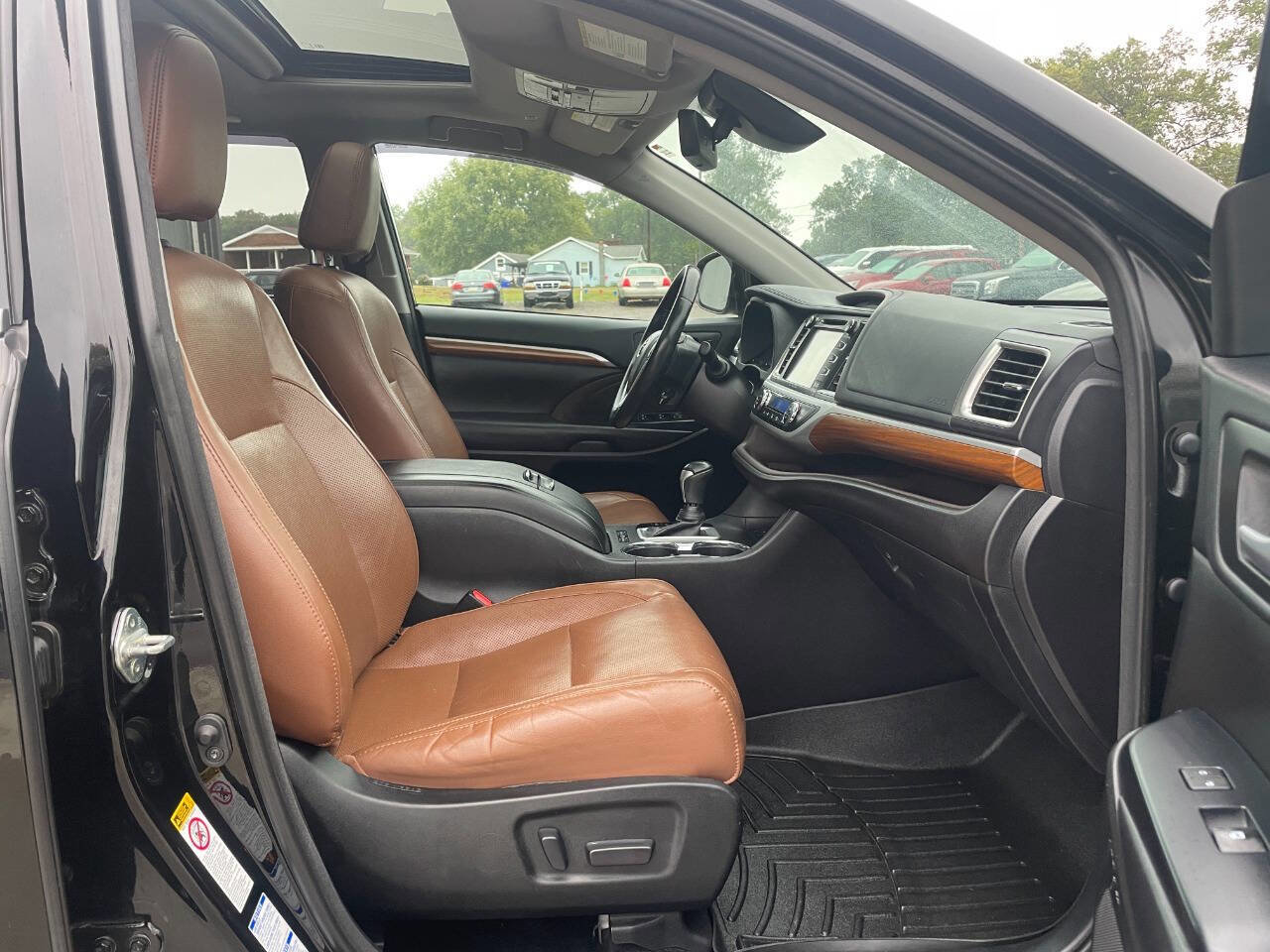 Used 2018 Toyota Highlander Limited image 15