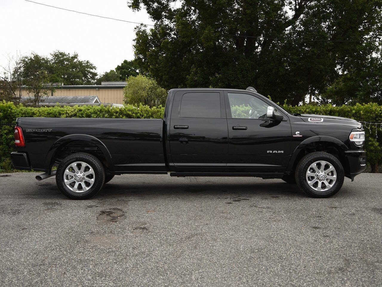 Used 2022 RAM 3500 Laramie AWD/4WD image 5