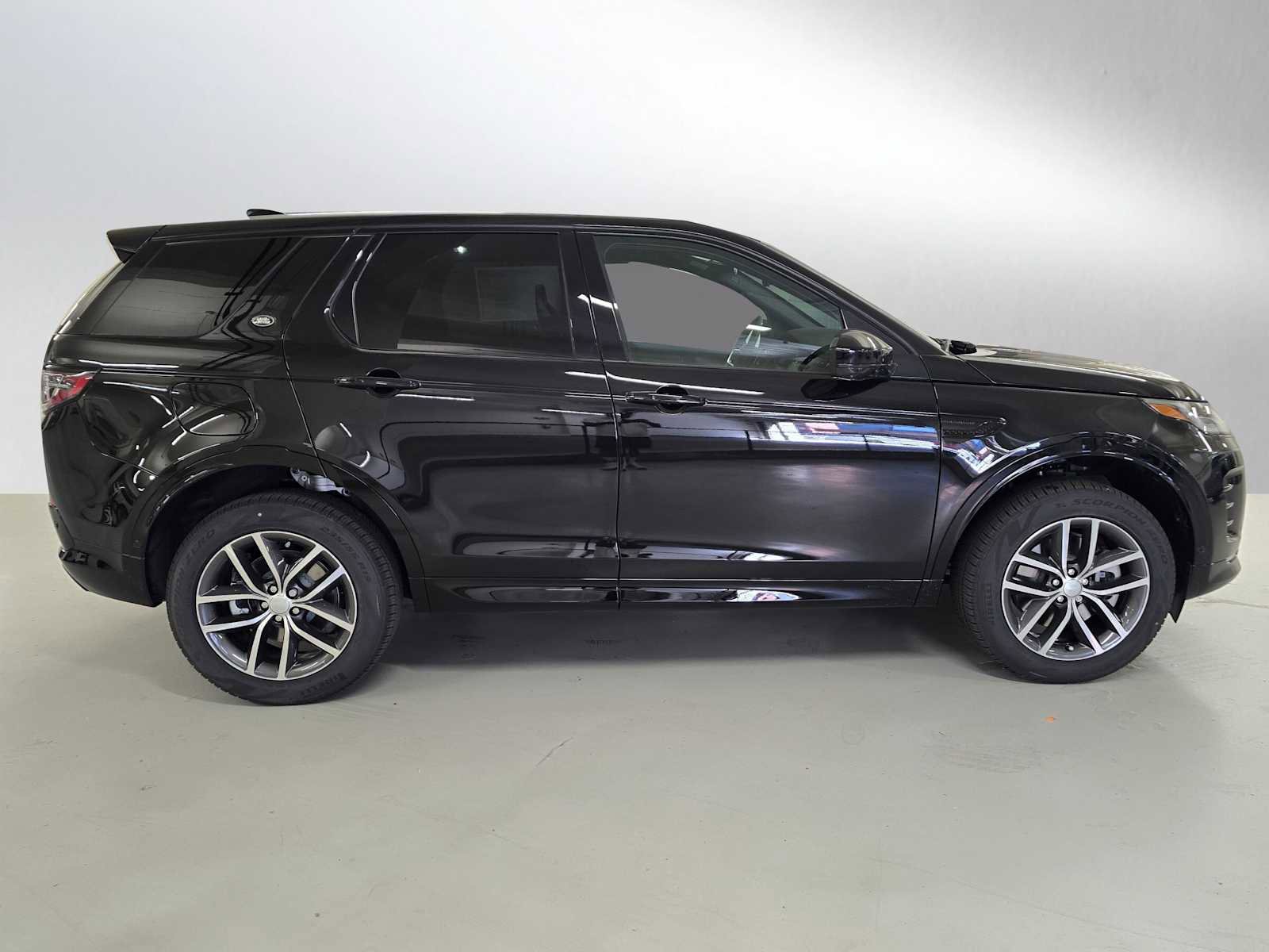 New 2026 Land Rover Discovery Sport Landmark AWD/4WD image 6