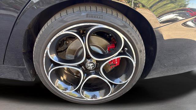 Used 2022 Alfa Romeo Giulia Veloce image 32