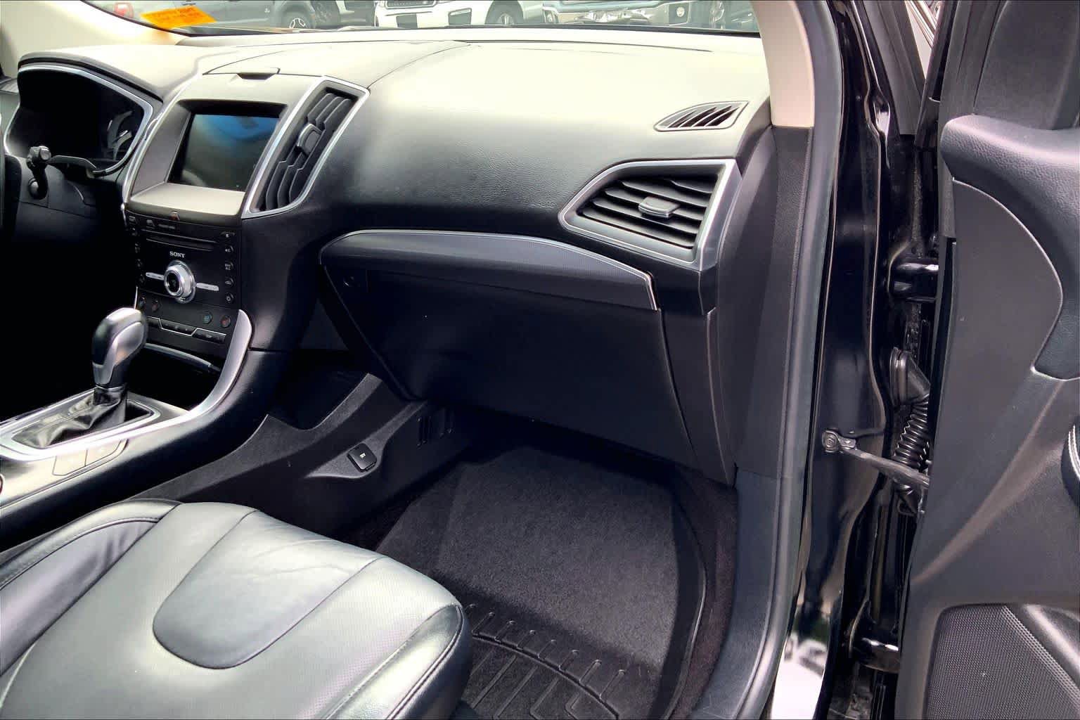 Used 2017 Ford Edge Titanium w/ Equipment Group 302A image 16