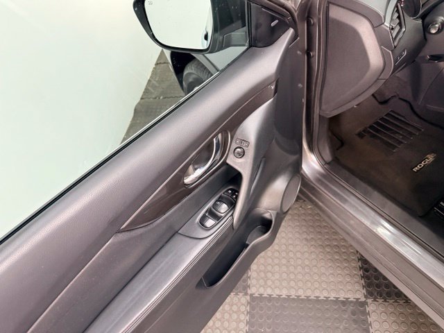 Used 2020 Nissan Rogue S w/ Special Edition Package AWD/4WD image 21