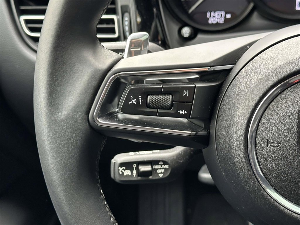 Certified 2025 Porsche Macan image 22