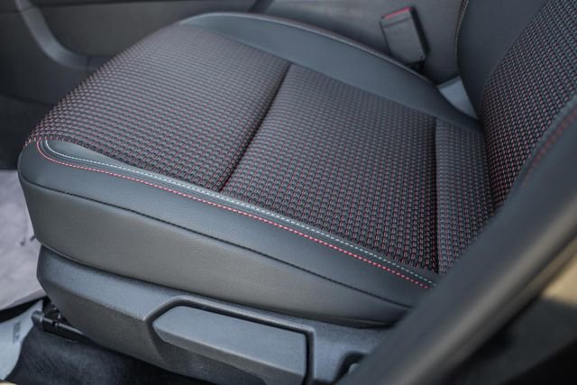 New 2026 Nissan Kicks SR w/ Cold Weather Package image 32