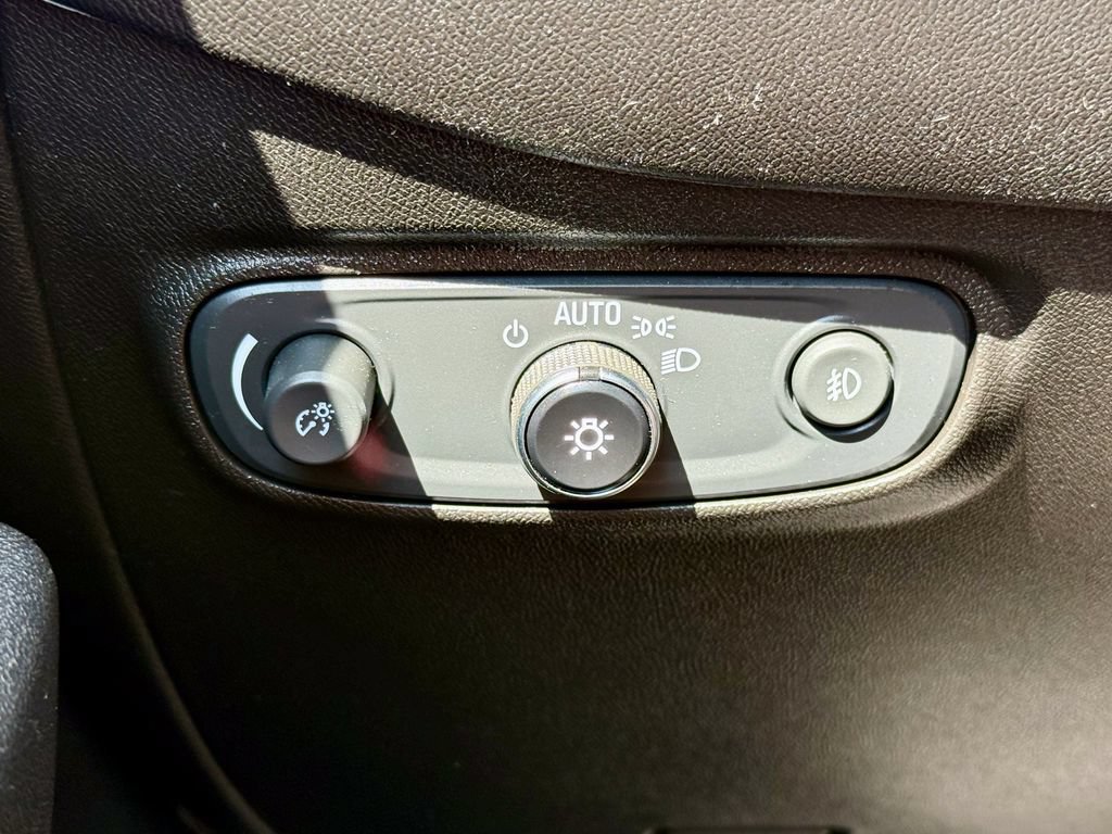 Used 2020 Chevrolet Equinox LT FWD image 23