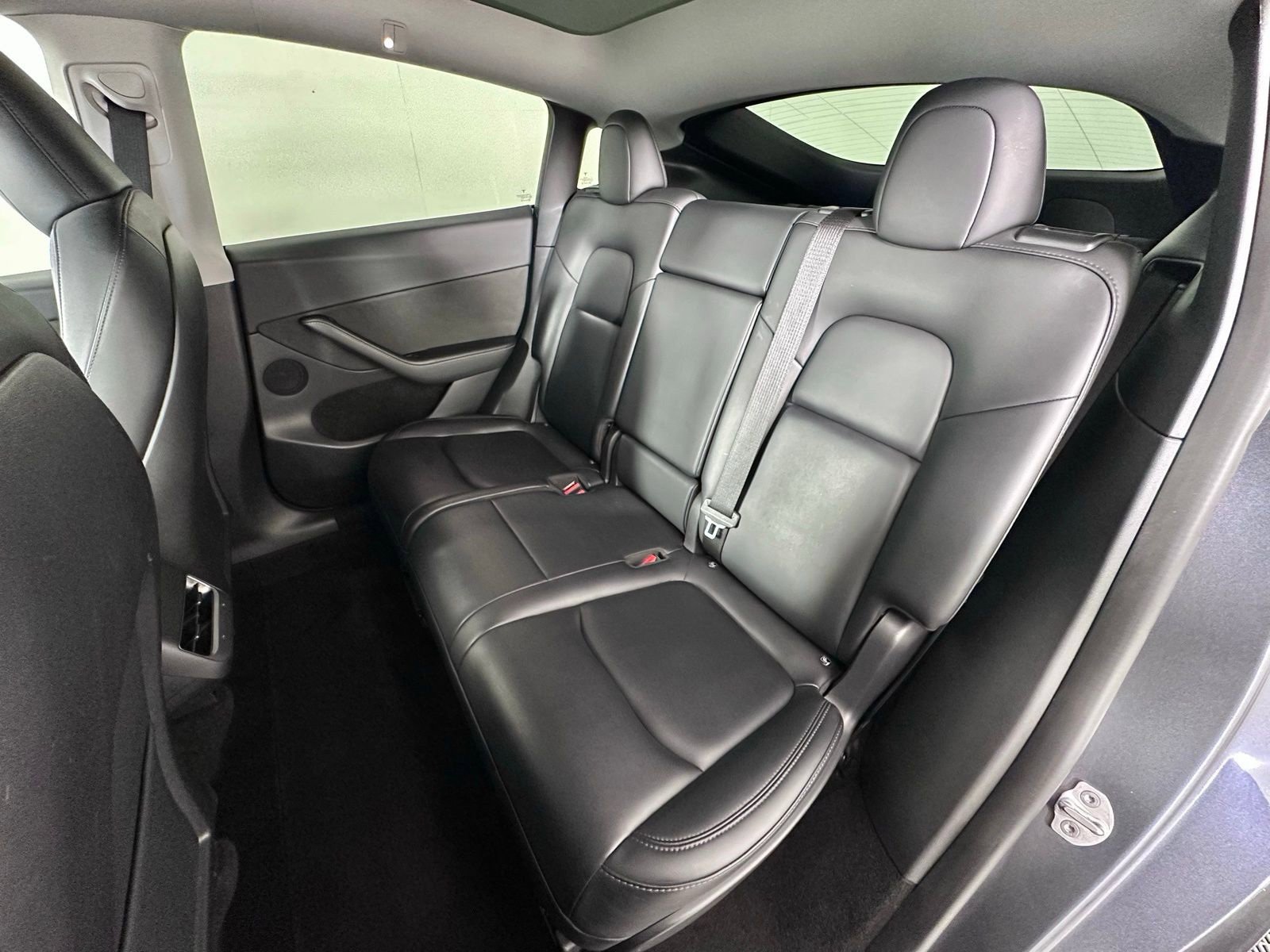 Used 2023 Tesla Model Y Long Range AWD/4WD image 28