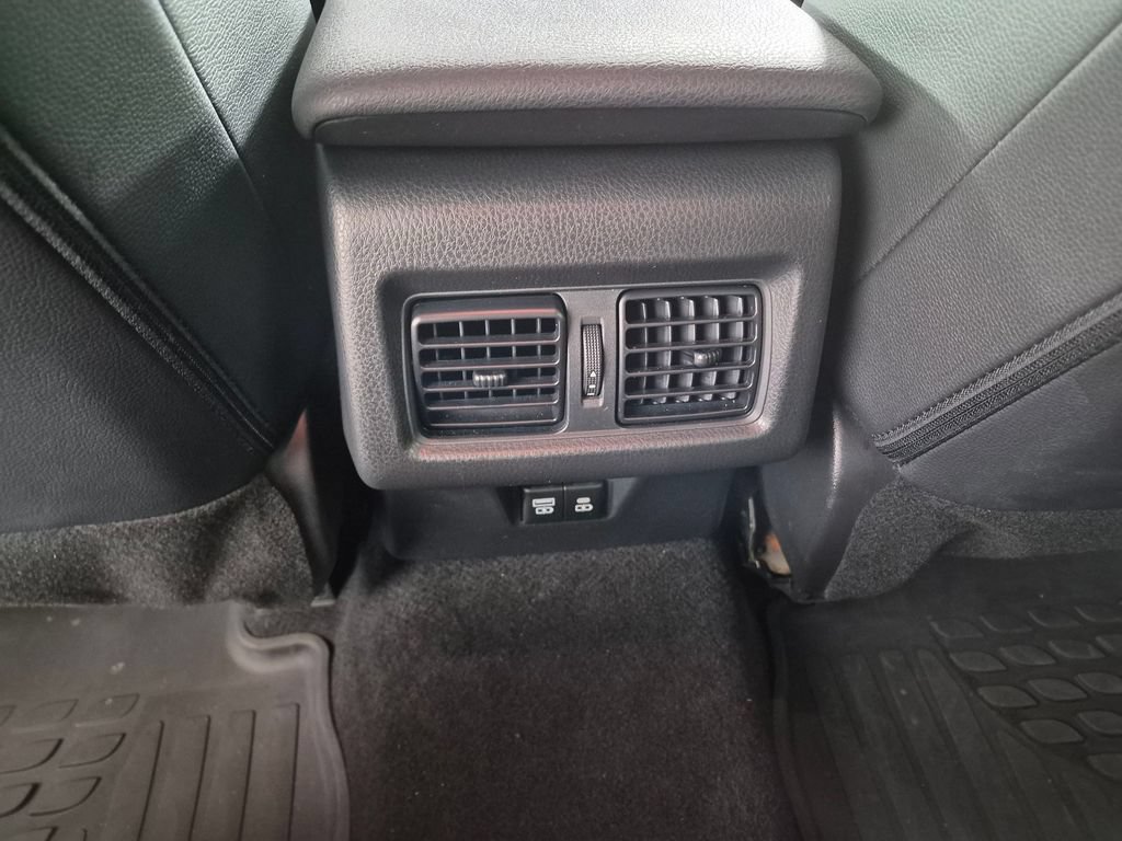 Used 2025 Toyota Camry SE w/ Convenience Package FWD image 23