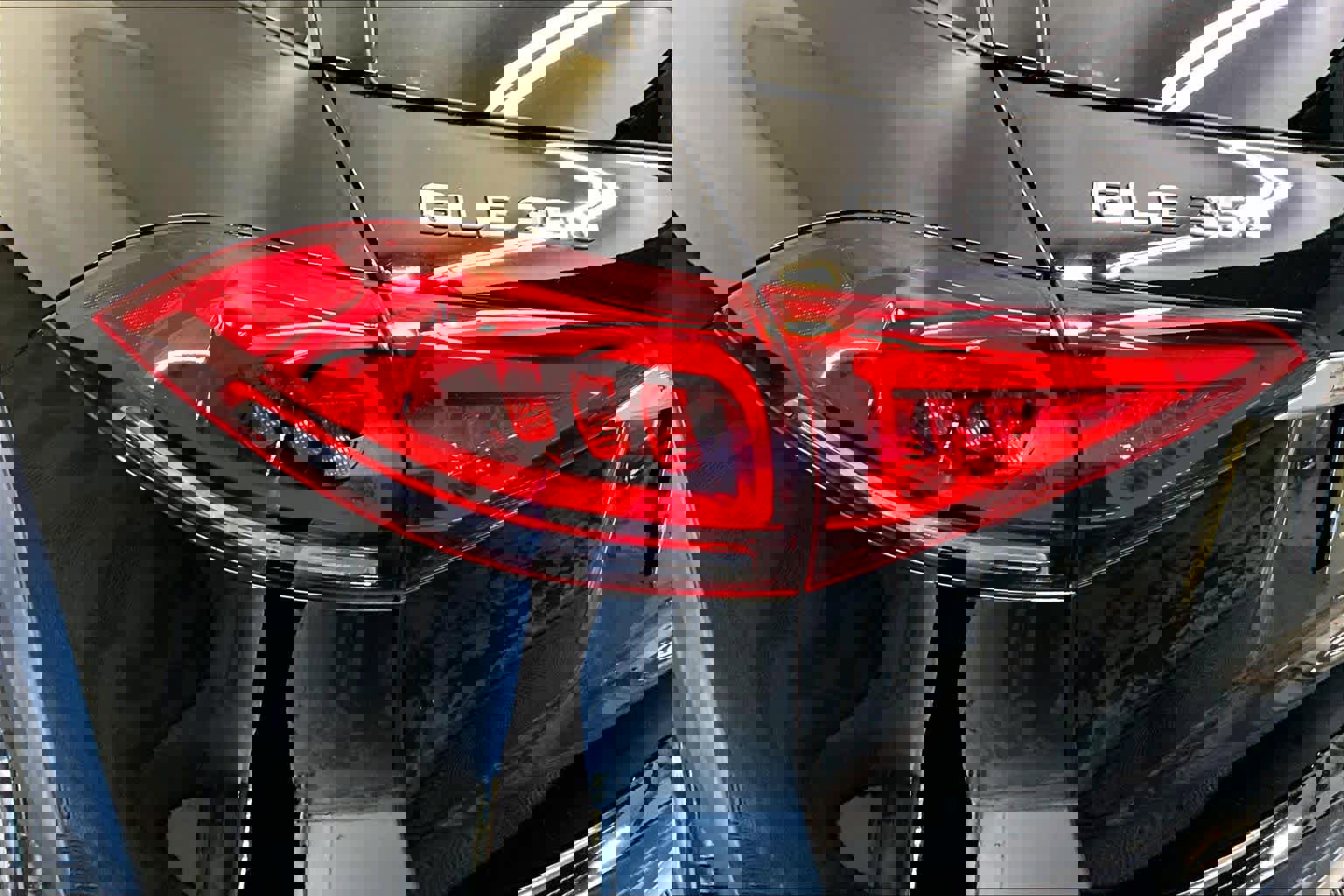 Used 2023 Mercedes-Benz GLE 350 4MATIC image 28