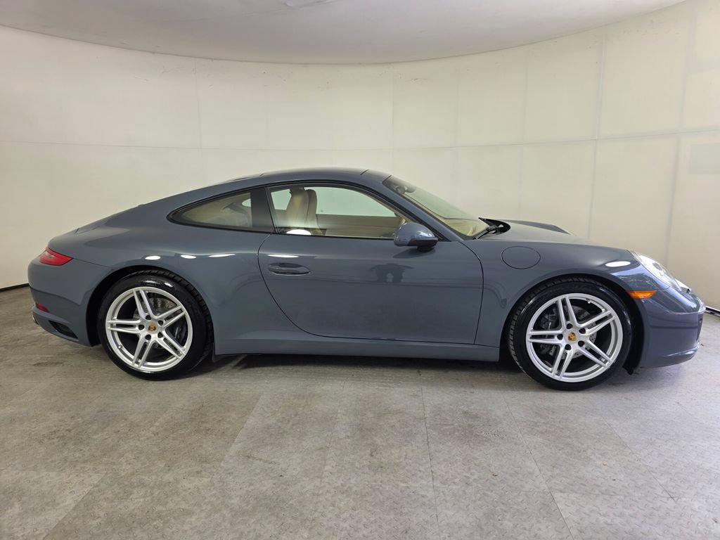 Used 2017 Porsche 911 Carrera RWD image 3