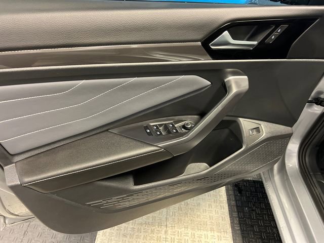 Certified 2025 Volkswagen Jetta SEL image 7