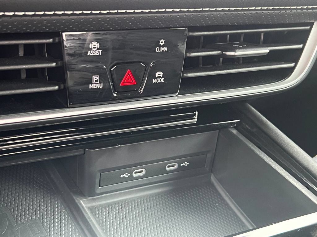 Used 2024 Volkswagen Atlas SE FWD image 29
