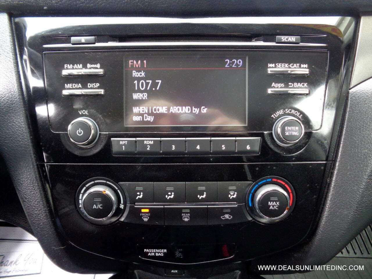 Used 2016 Nissan Rogue S image 11