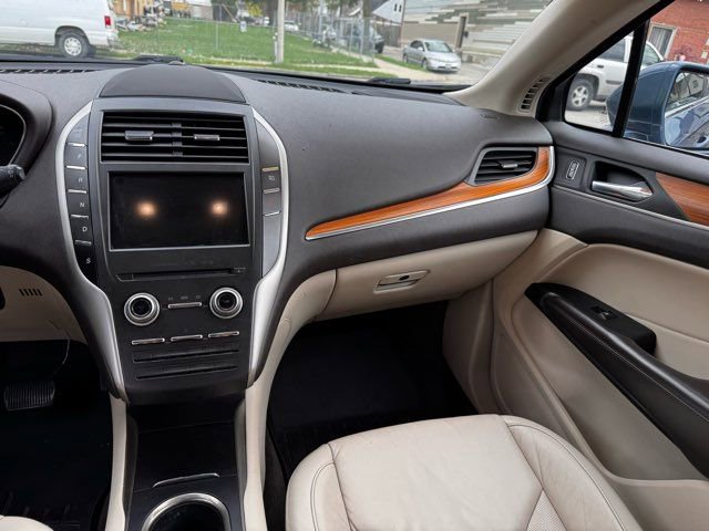 Used 2018 Lincoln MKC Select w/ Select Plus Package AWD/4WD image 23