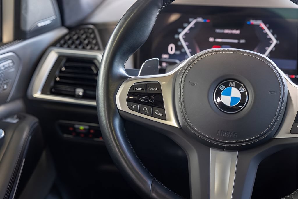 Used 2023 BMW X7 xDrive40i w/ M Sport Package AWD/4WD image 30