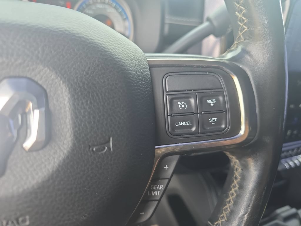 Used 2020 RAM 2500 Limited w/ Black Appearance Package AWD/4WD image 18