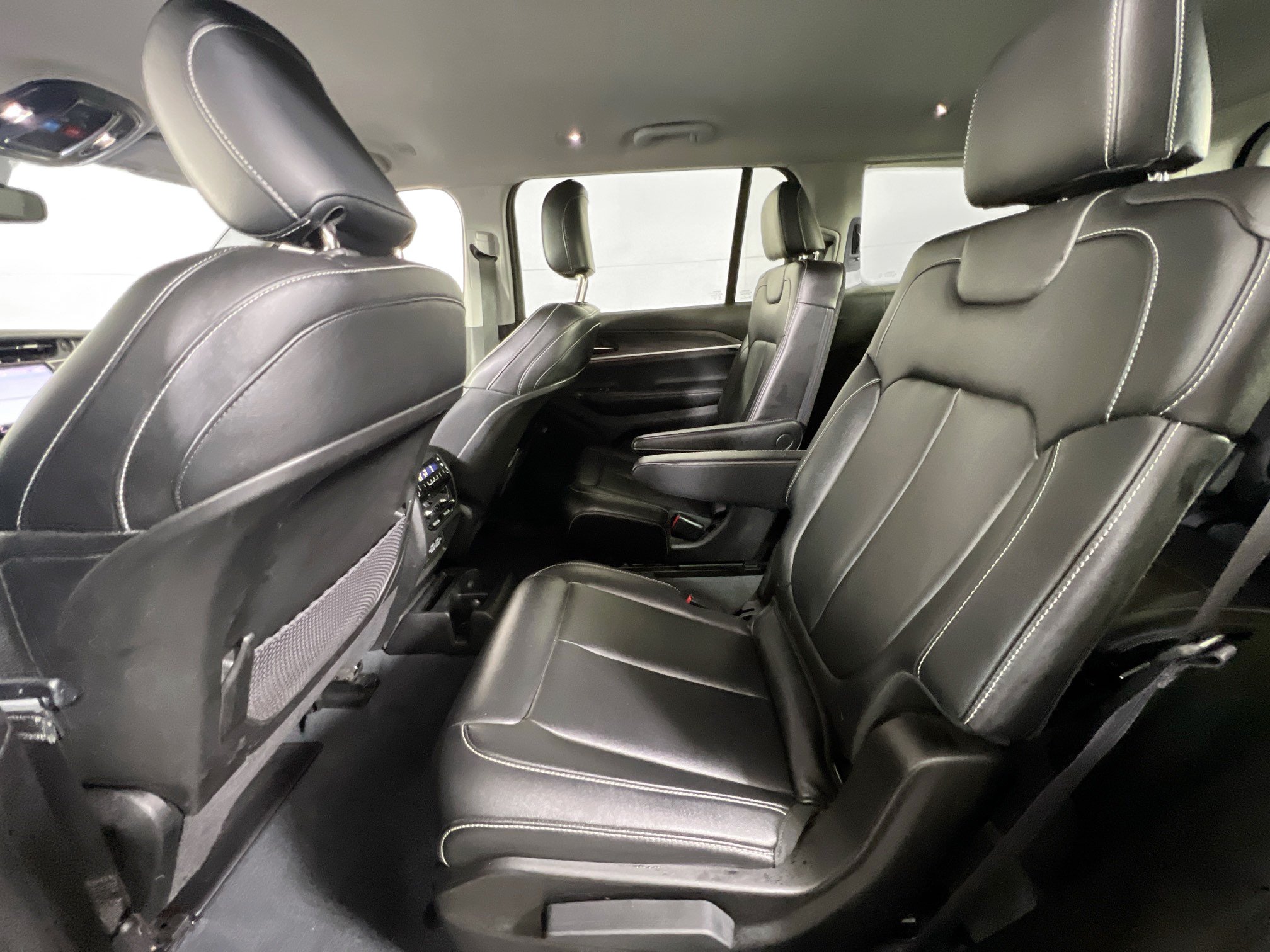 Used 2023 Jeep Grand Cherokee L Limited AWD/4WD image 24