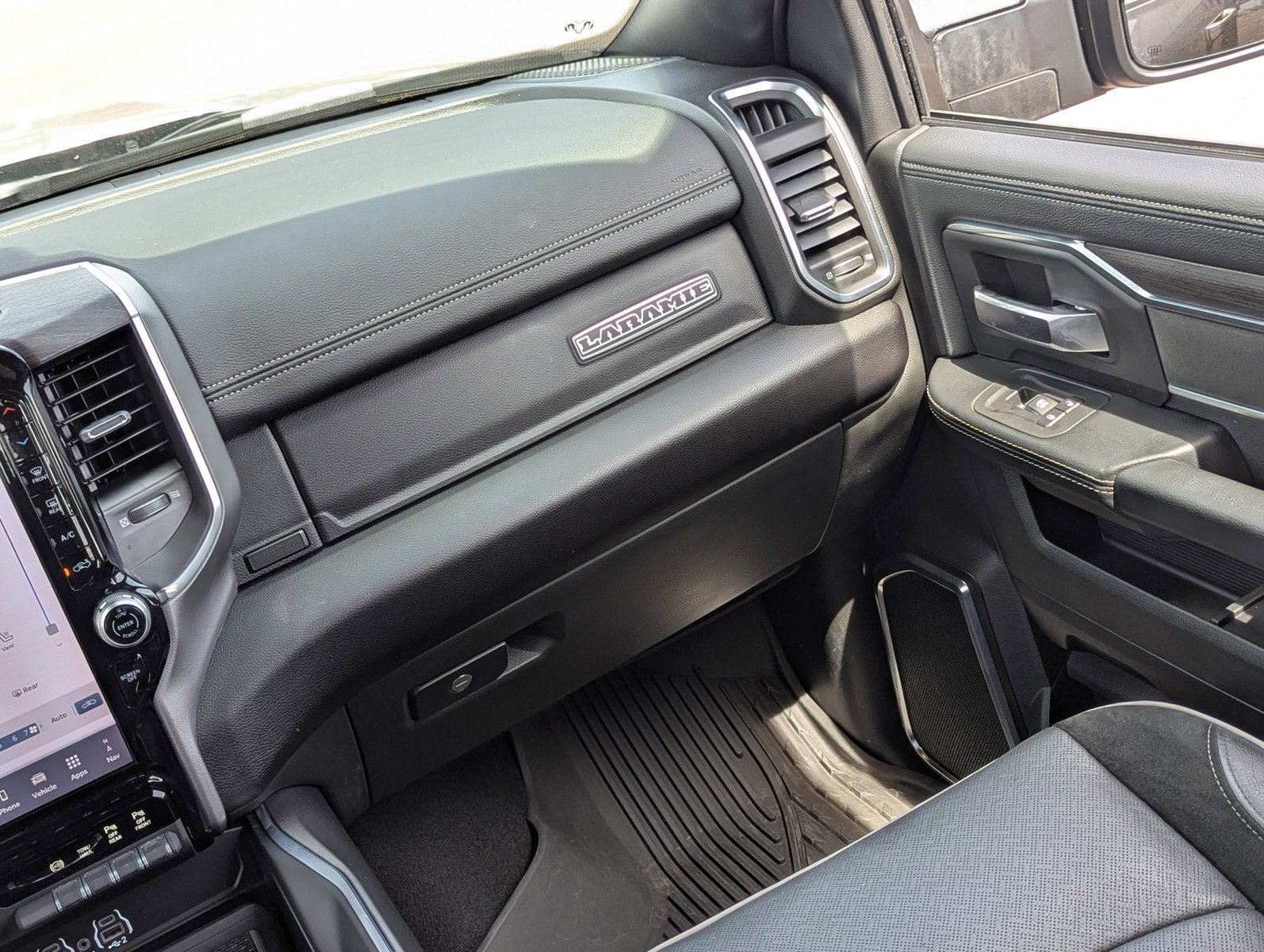 Used 2025 RAM 2500 Laramie image 20