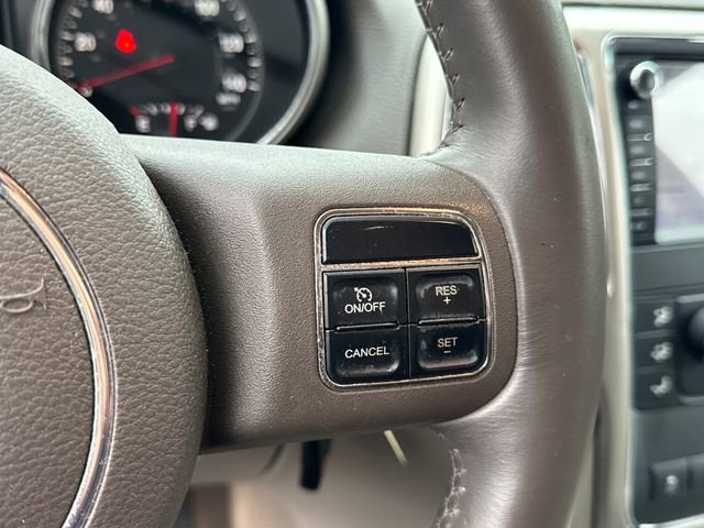 Used 2011 Jeep Grand Cherokee Laredo AWD/4WD image 26