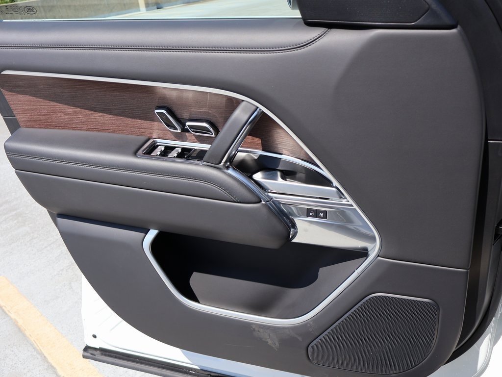 Used 2024 Land Rover Range Rover SE image 68