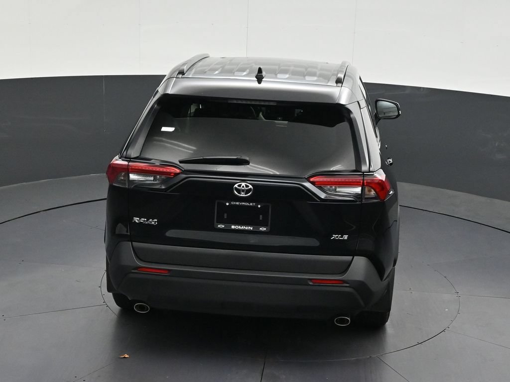 Used 2025 Toyota RAV4 XLE w/ Convenience Package FWD image 19