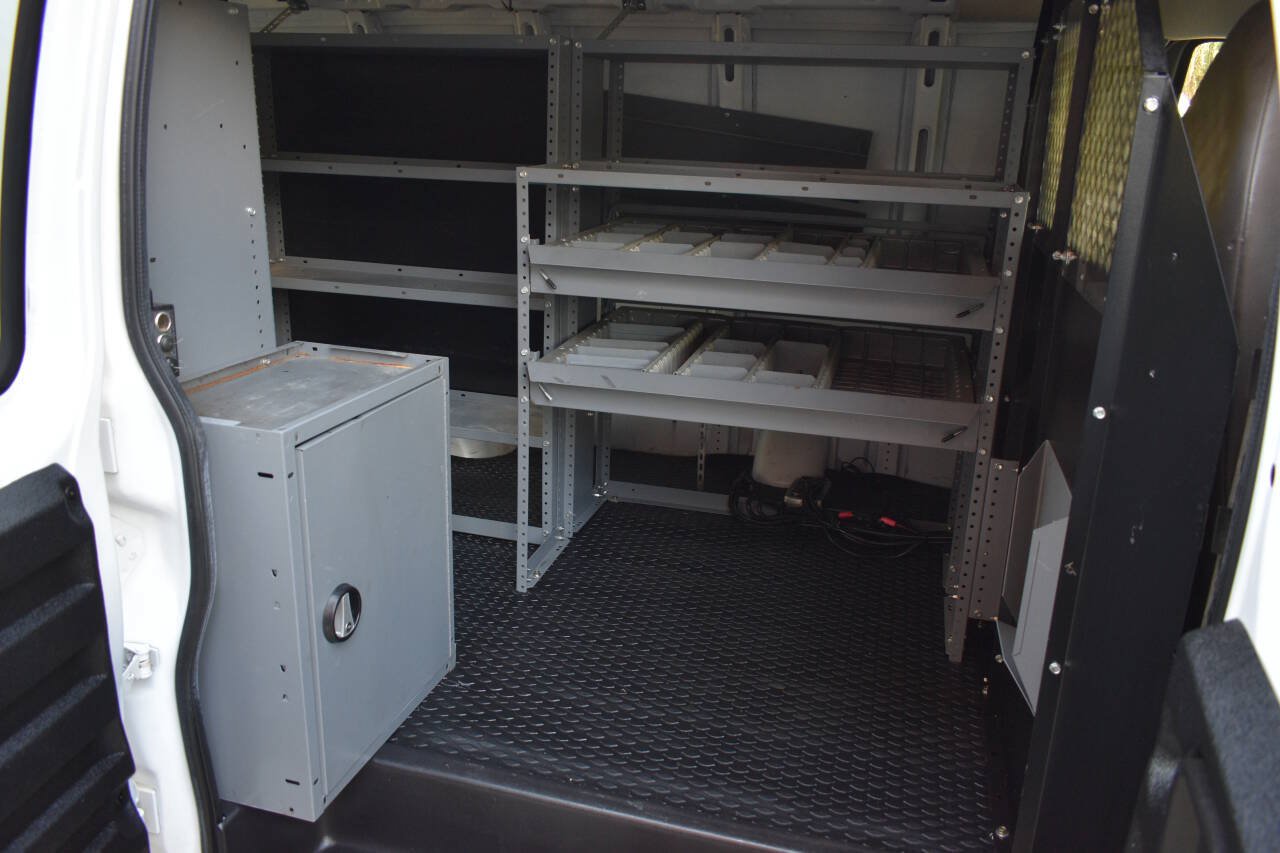 Used 2015 Chevrolet Express 2500 RWD image 13