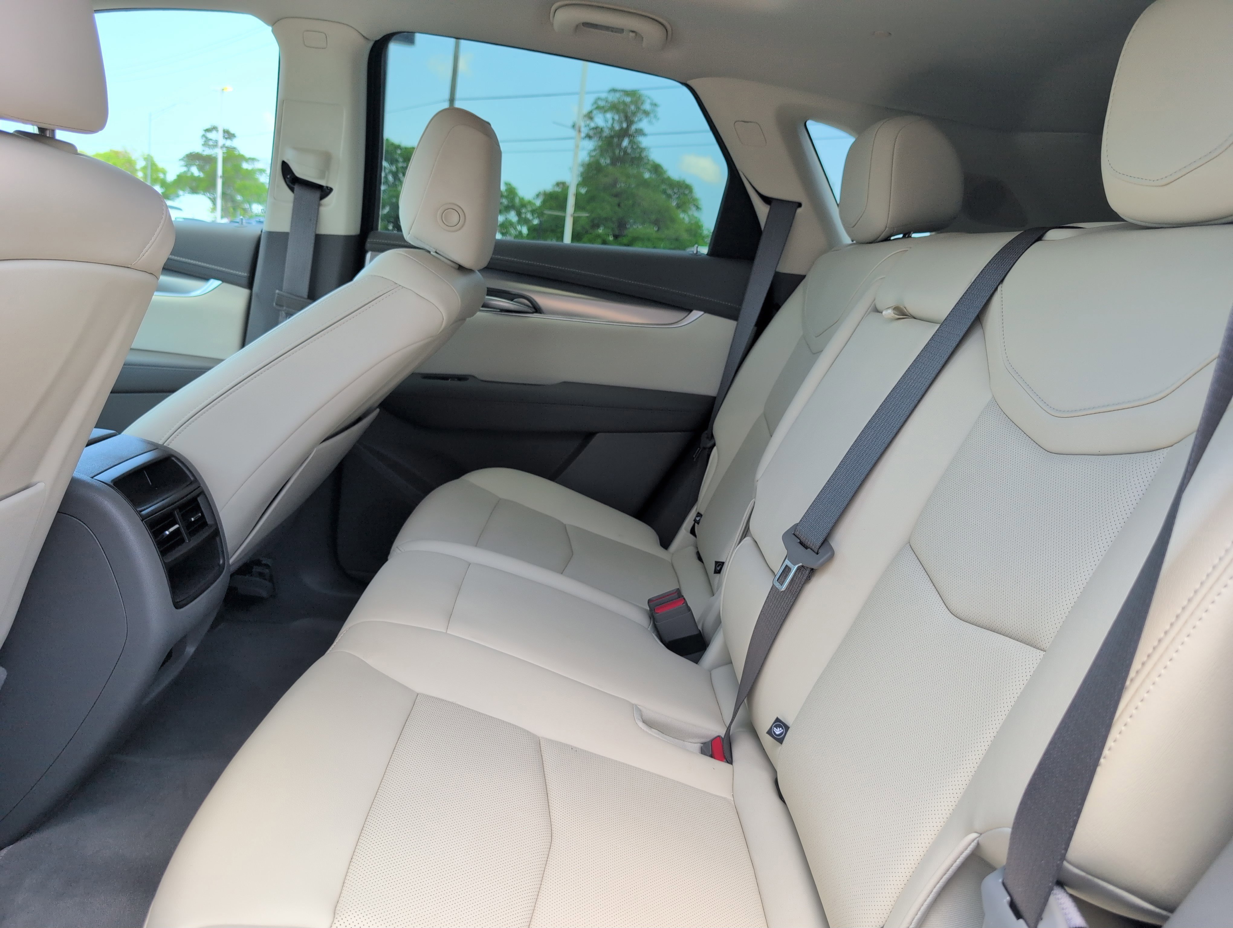 Certified 2023 Cadillac XT5 Premium Luxury w/ Technology Package FWD image 32