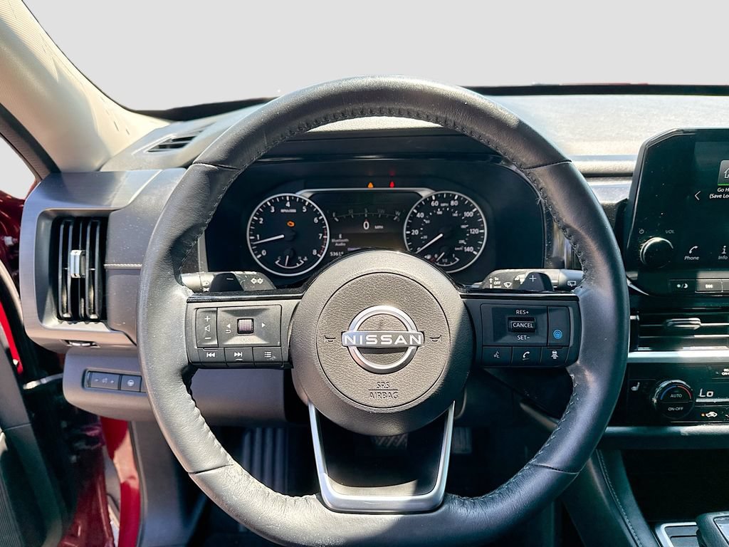 Used 2022 Nissan Pathfinder SL w/ SL Black Package FWD image 13