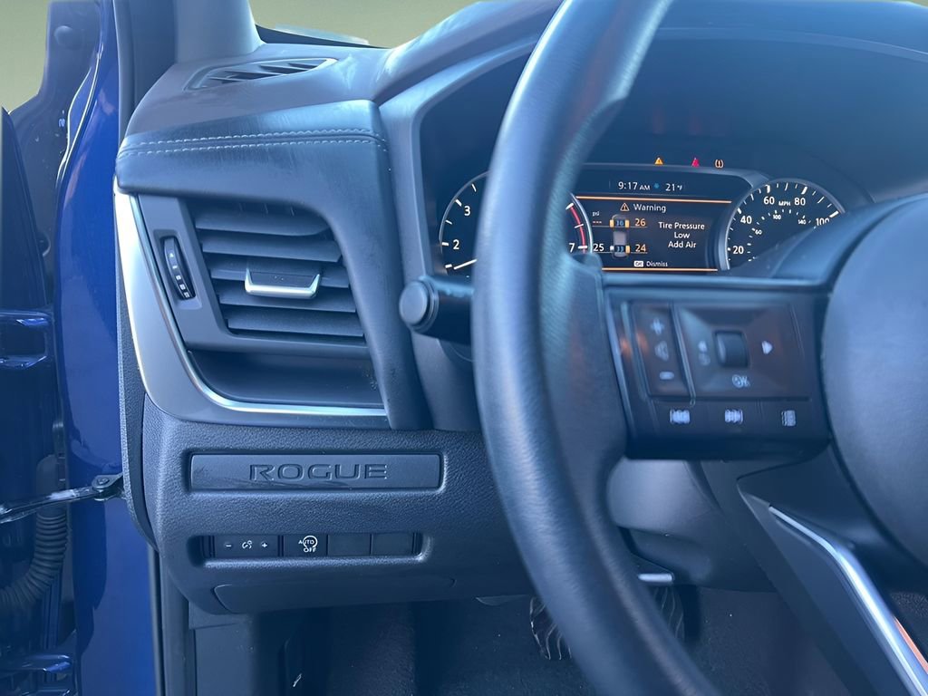 Used 2023 Nissan Rogue S image 12