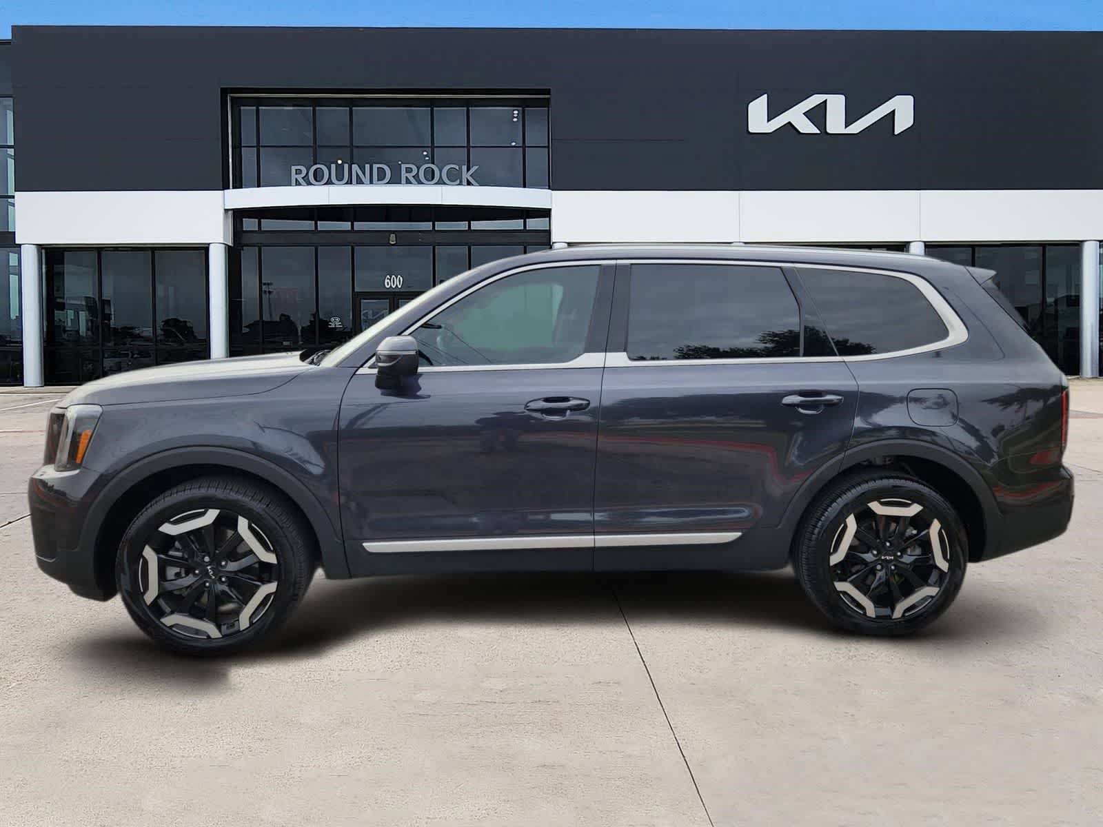 Certified 2025 Kia Telluride EX w/ EX Captain's Chair Package AWD/4WD image 4