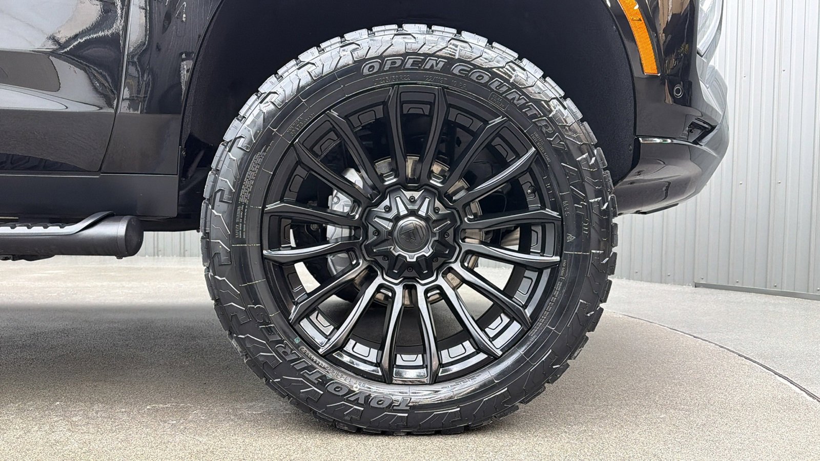 Used 2025 Chevrolet Tahoe Z71 w/ Comfort Package image 10