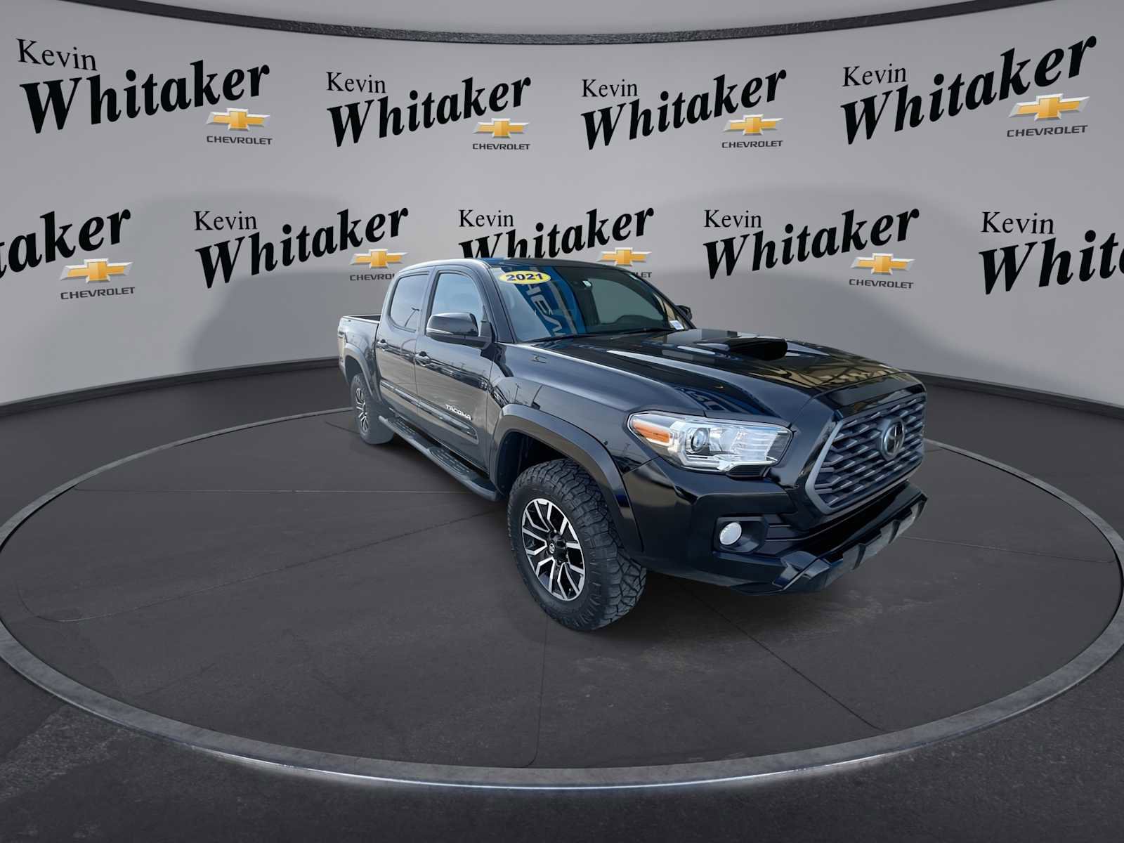 Used 2021 Toyota Tacoma TRD Sport w/ Technology Package image 2