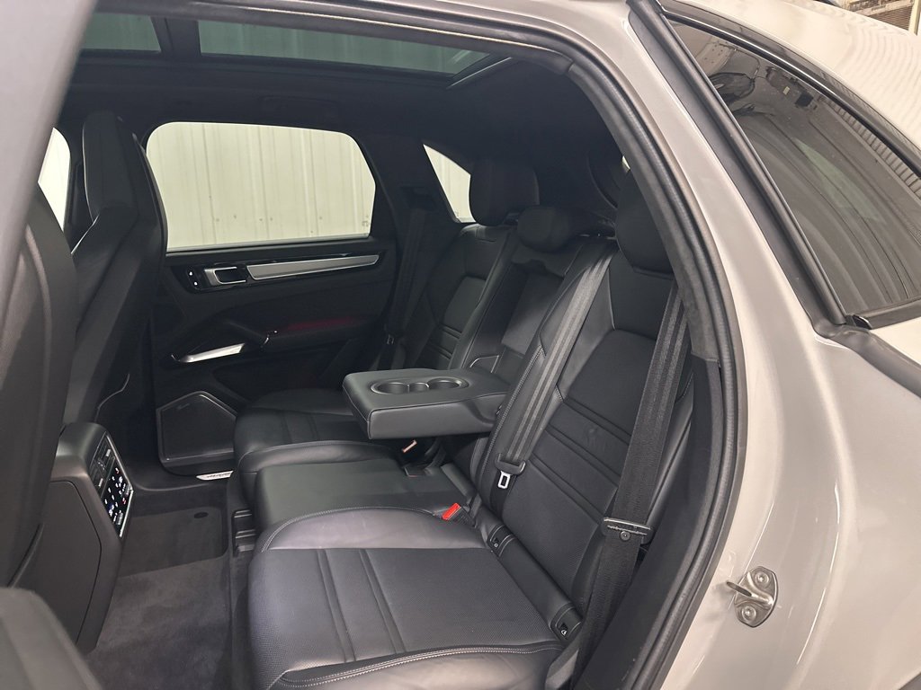Used 2021 Porsche Cayenne Turbo image 35