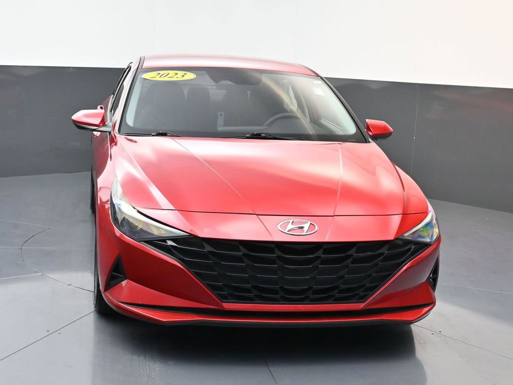 Certified 2023 Hyundai Elantra SEL w/ Preferred Accessory Package image 9