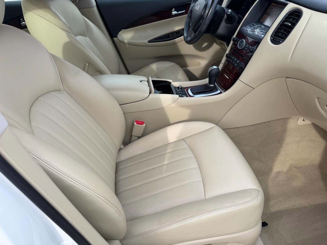 Used 2017 INFINITI QX50 Journey w/ Premium Package image 21