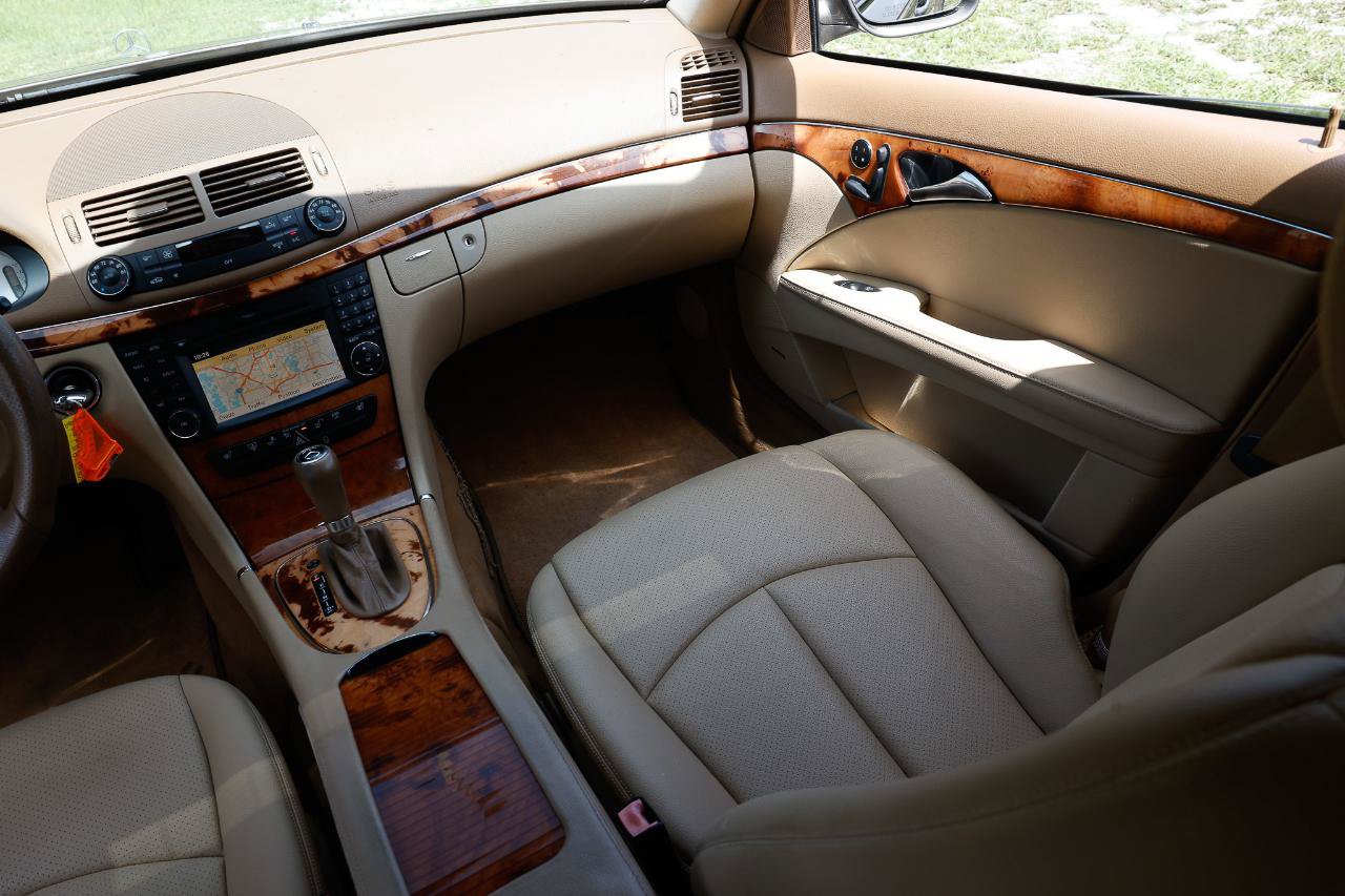 Used 2009 Mercedes-Benz E 350 Sedan w/ Premium 1 Pkg image 21