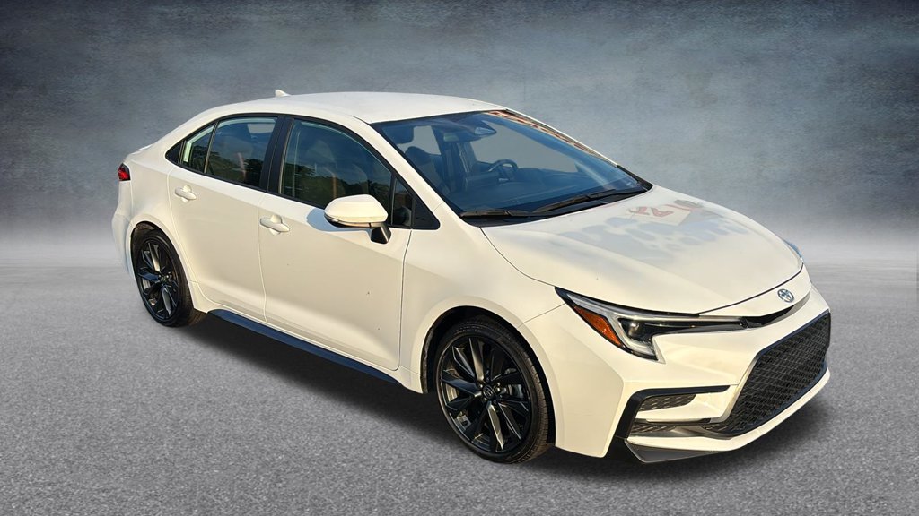Used 2025 Toyota Corolla SE FWD image 3